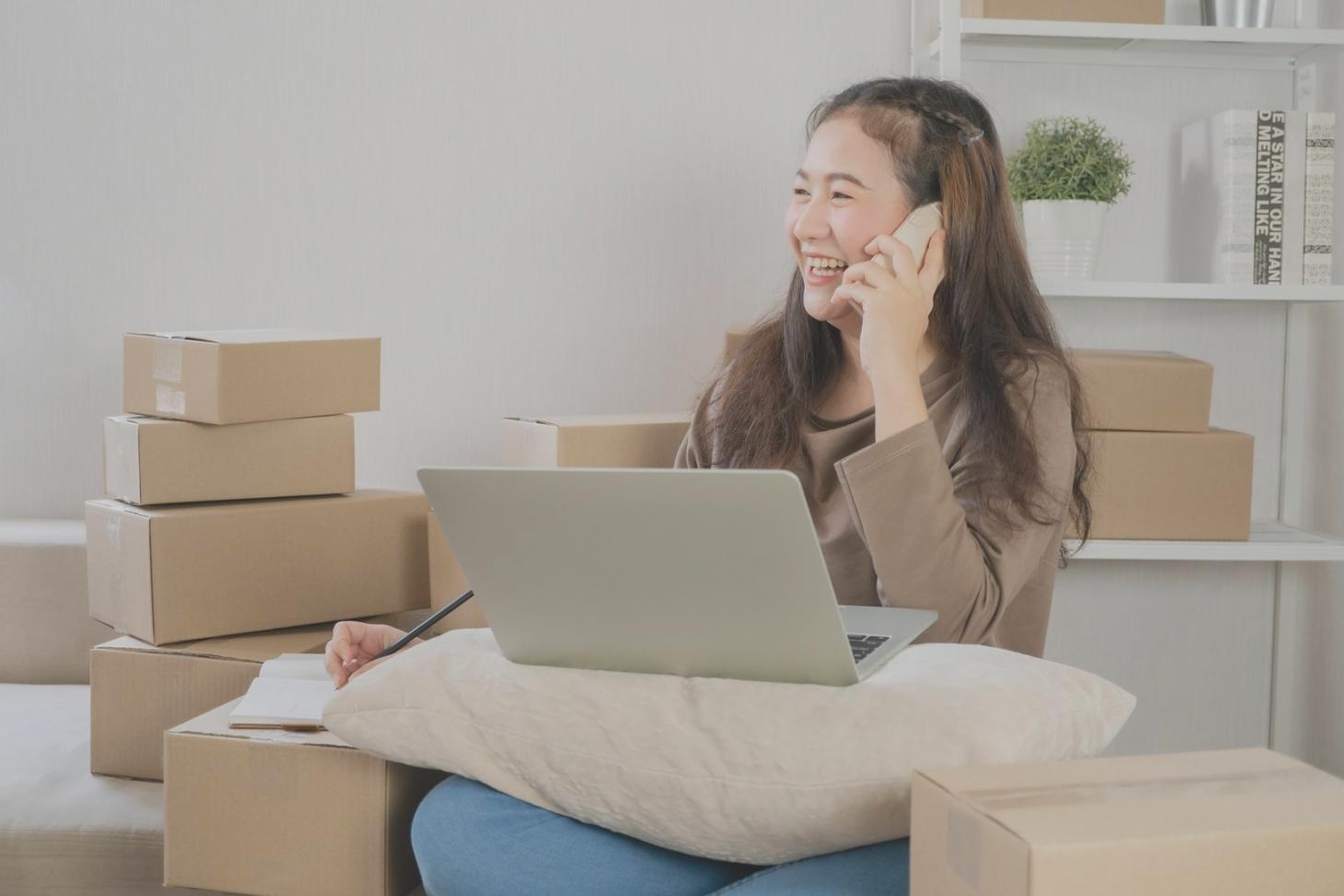 Analytische SEO-Daten auf modernem Arbeitsplatz